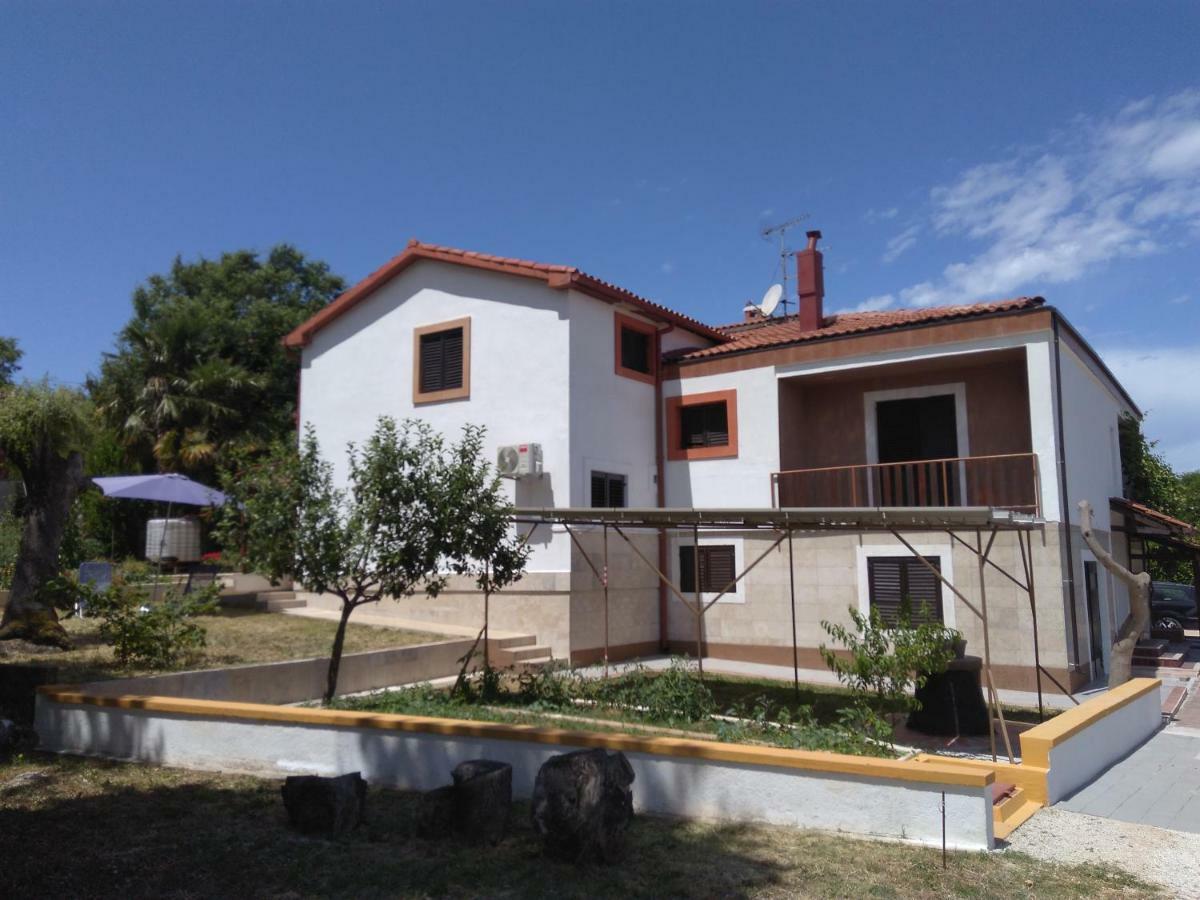 Ferienwohnung Ina Funtana Exterior foto